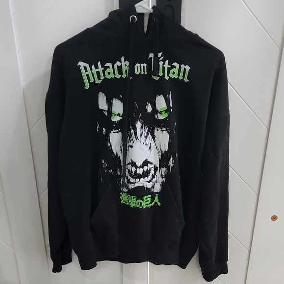 Attack On Titan Hoodie - Picture 1 of 3